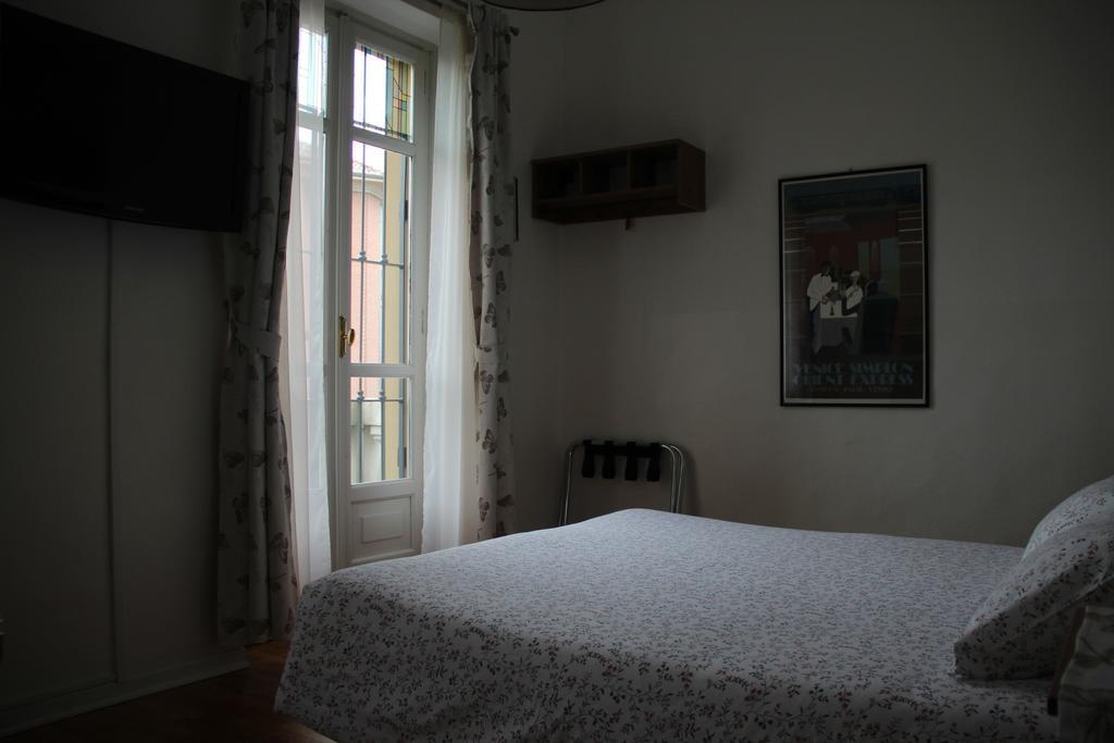 B&B Villa Ferrari Asti Extérieur photo